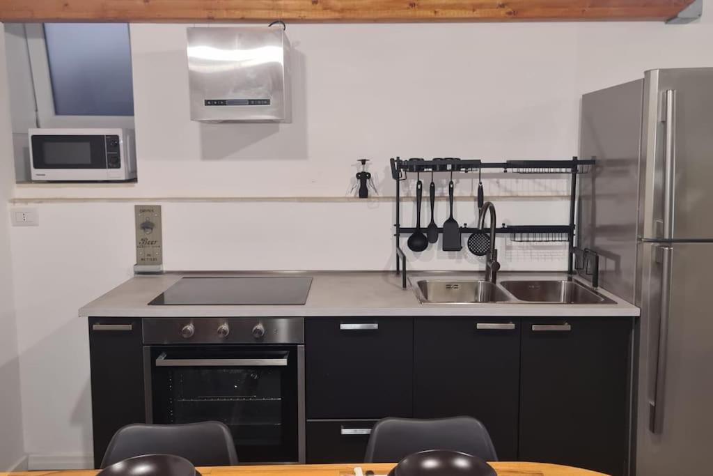 Appartamento Al Centro Di 칼리아리 외부 사진